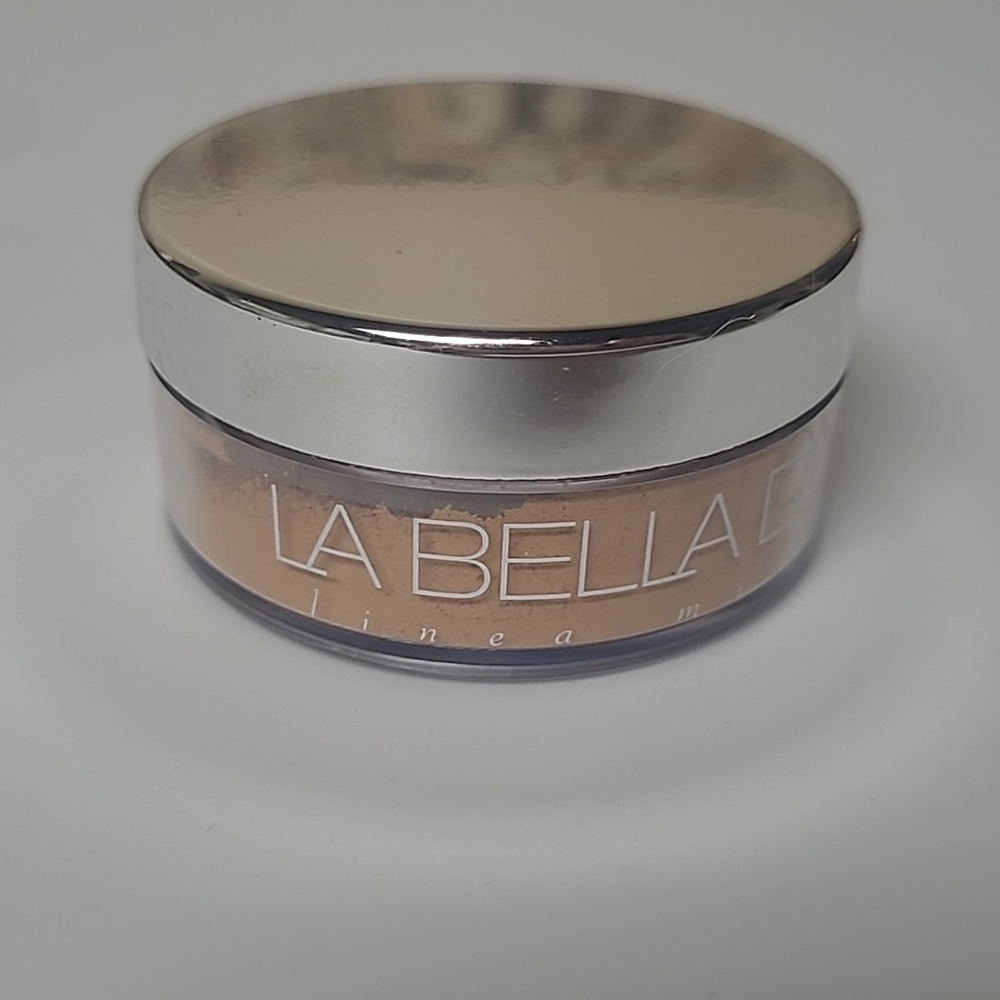 LA bella Donna pure mineral foundation 20 Spf